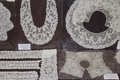 Lot 3066 - Antique lace