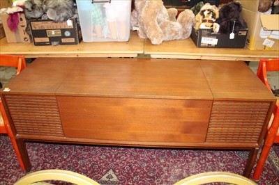 Lot 3862 - Bang & Olufsen beomaster 1200 record cabinet including records