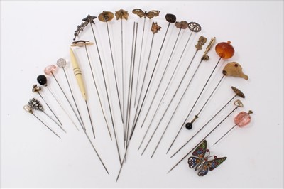 Lot 3239 - Group of assorted hat pins