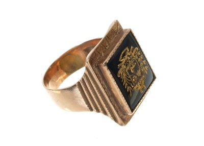 Lot 726 - Art Deco American college ring