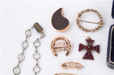 Lot 608 - Collection of jewellery