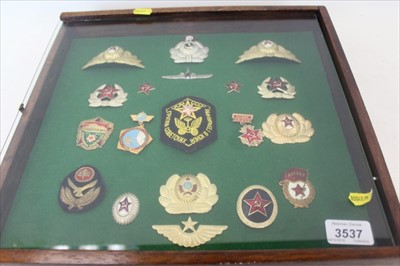 Lot 3537 - Collection of Russian cap badges and uniform badges