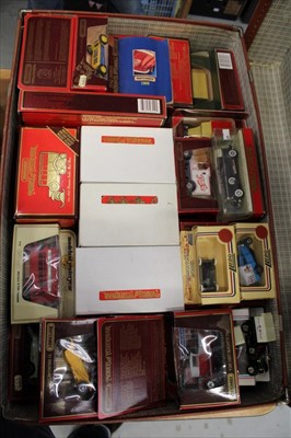 Lot 2886 - Collection of boxed models of yesteryear in suitcase with catalogue