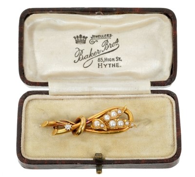 Lot 638 - Edwardian gold diamond and seed pearl spray brooch