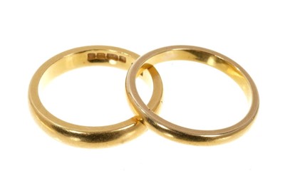 Lot 729 - Two 22ct wedding rings