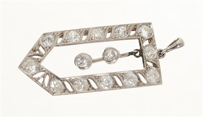 Lot 600 - Art Deco diamond set pendant