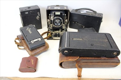 Lot 3611 - Vintage film cameras inc Ensign Sanderson hand camera