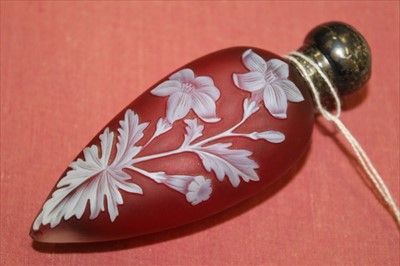 Lot 359 - Manner of Thomas Webb- Victorian cameo glass scent bottle with silver mount