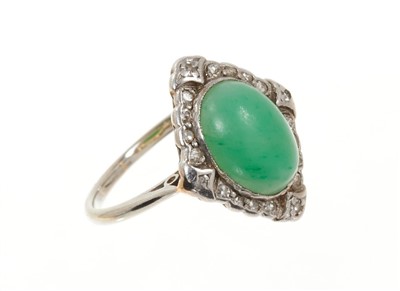 Lot 712 - 1920s jade and diamond cluster ring