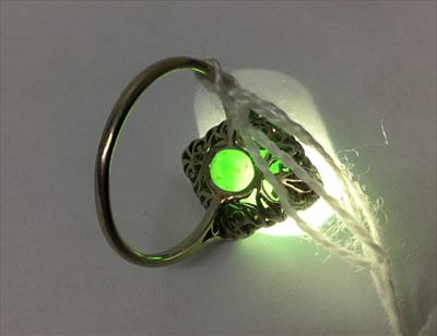 Lot 712 - 1920s jade and diamond cluster ring