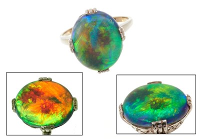 Lot 716 - Opal single stone ring