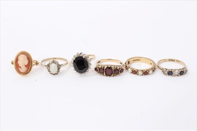 Lot 3202 - Six gold rings