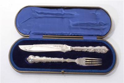 Lot 450 - Pair of George V silver fish servers in velvet lined fitted case