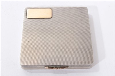 Lot 451 - Good Quality 1940's silver compact of rectangular form with engine turned decoration