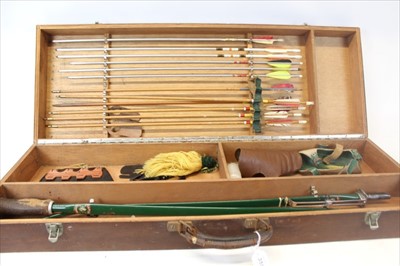 Lot 3584 - Vintage bow and arrow set in fitted travelling case