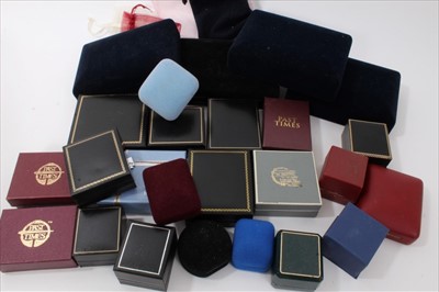 Lot 3238 - Collection of modern empty jewellery boxes and pouches