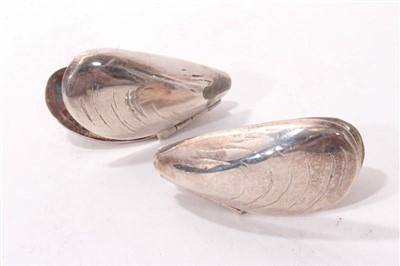 Lot 462 - Pair of contemporary silver plated mussel shells