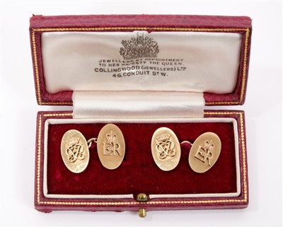 Lot 3 - H.M. Queen Elizabeth II and H.R.H. The Duke of Edinburgh - pair 1950s gold (9ct) presentation cufflinks.