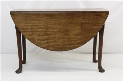 Lot 1739 - Mid 18th century figured mahogany drop leaf dining table