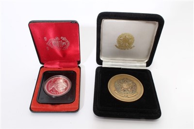 Lot 15 - Collection of Royal commemorative coins - some in fitted cases