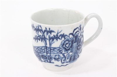 Lot 108 - Three 18th century Worcester blue and white coffee cups