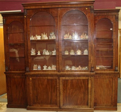 Lot 1704 - Good quality William IV mahogany breakfront bookcase