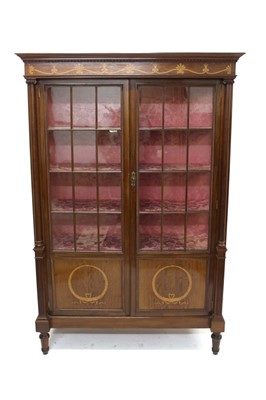 Lot 1665 - Good quality Edwardian inlaid mahogany china display cabinet with inlaid floral motifs