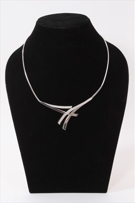 Lot 3264 - White gold 18ct diamond set necklace