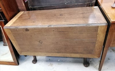 Lot 894 - Georgian mahogany drop leaf supper table on cabriole legs and pad feet