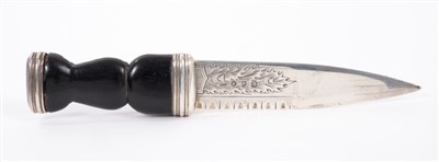 Lot 500 - Victorian Scottish silver and carved horn Sgian-Dubh