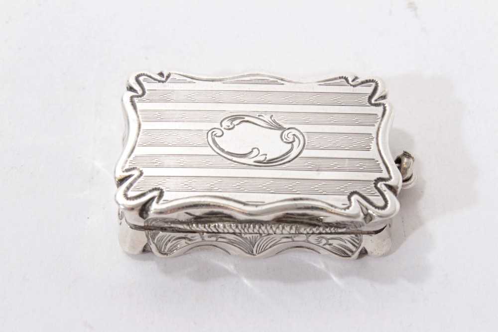 Lot 515 - Victorian silver vinaigrette of rectangular form