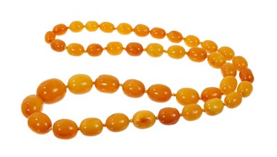 Lot 740 - Butterscotch amber necklace