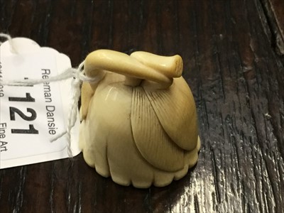 Lot 1121 - Unusual Japanese carved ivory netsuke