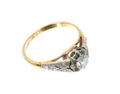 Lot 681 - 1930s diamond single stone ring