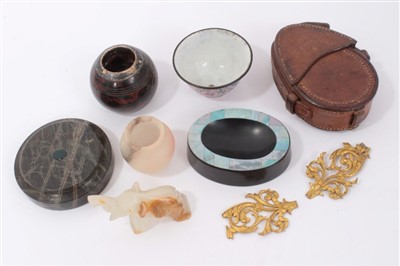 Lot 1173 - 18th century Chinese enamel teabowl and other vertu items