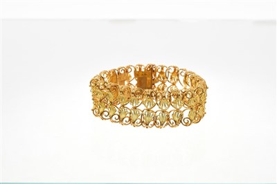 Lot 759 - 19th century gold bracelet