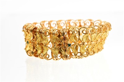 Lot 759 - 19th century gold bracelet