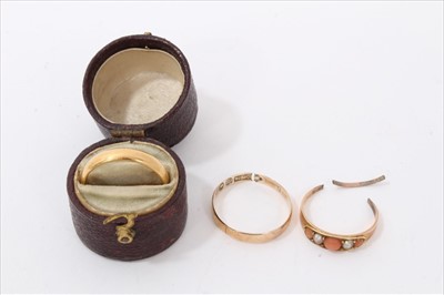 Lot 3256 - Gold 22ct wedding ring and two other rings (3)