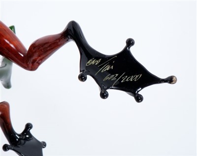 Lot 1254 - Tim Cotterill ‘Frogman’ enamelled bronze sculpture - Frog and branch, signed and numbered 602/2000, 26cm long