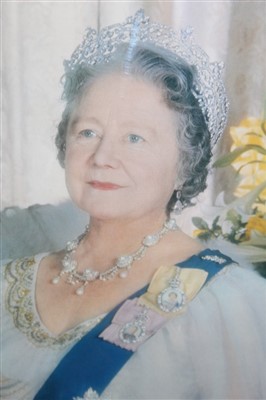 Lot 181 - HM Queen Elizabeth The Queen Mother - large signed presentation portrait photograph