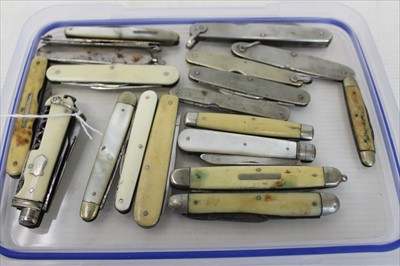 Lot 3632 - Collection of 19 assorted penknives