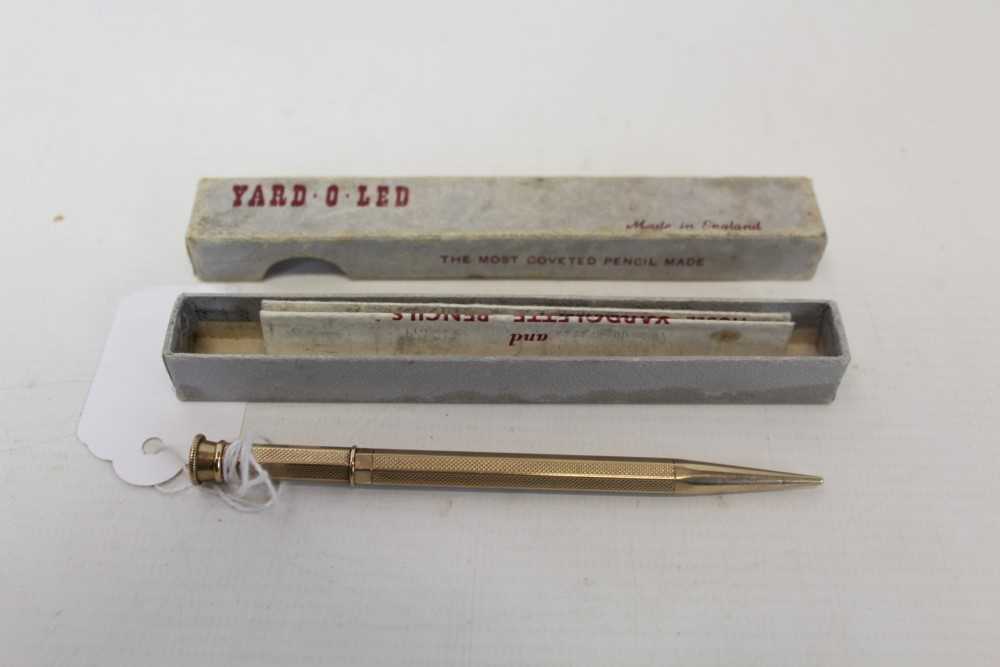 Lot 3526 - 9ct Gold pencil in associated Yard O Led