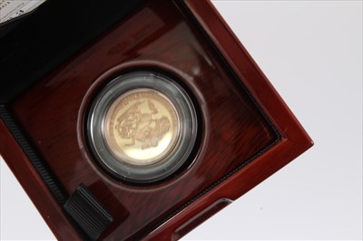 Lot 93 - G.B. The Royal Mint brilliant uncirculated gold sovereign