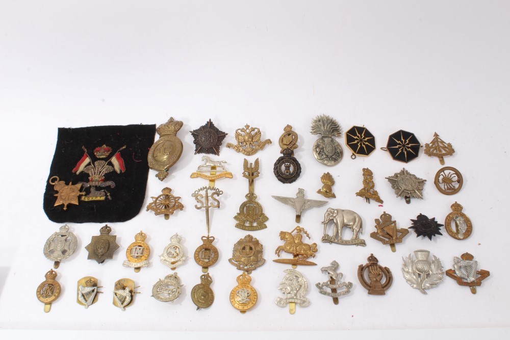 Lot 531 - Collection of cap badges to include Guards