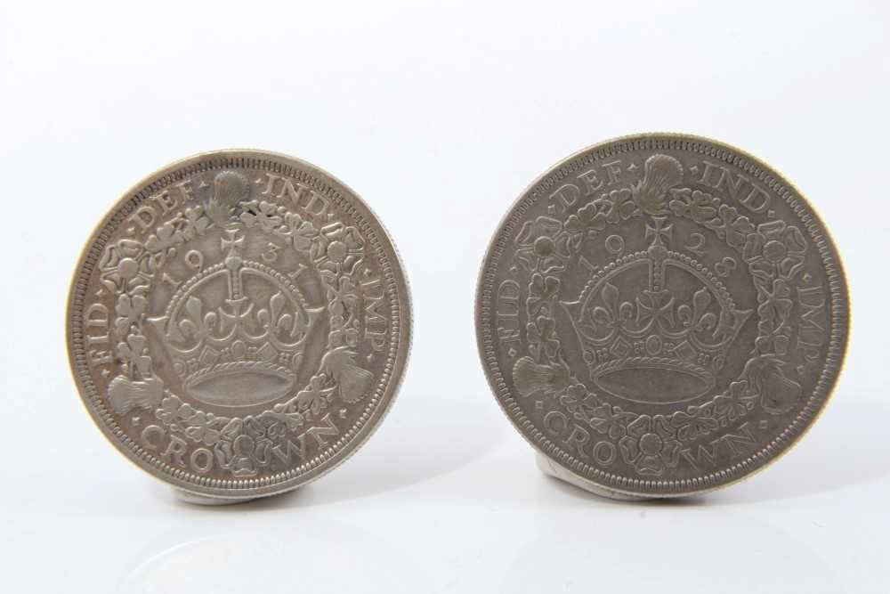 Lot 137 - G.B. silver Crowns George V 'Wreath type' 1928 AF & 1931 VG (2 coins)