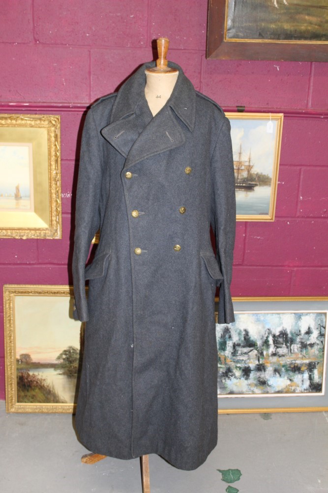 Lot    's R.A.F. Officers Great Coat, size no