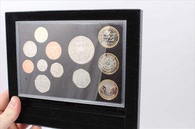 Lot 185 - G.B. The Royal Mint proof set 2009 to include the 'Kew Gardens' 50p in black box with Certificate of Authenticity (1 coin set)