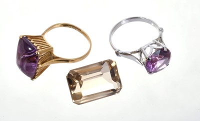 Lot 512 - Two dress rings and an unset citrine