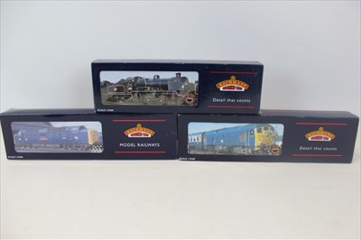 Lot 2734 - Railway Bachmann 00 gauge locomotives N Class 31401 BR Black 32-162, Class 24 Diesel 32-427, Class 55 D9017 'The Durham Light Infantry' 32-529 all boxed (3)