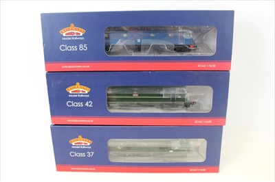 Lot 2735 - Railway Bachmann 00 gauge locomotives Class 42 Diesel D823 BR Green 'Hermes' 32-052A Class 37/0 Diesel D6801 32-782, Class 85 Type AL5 Electric E3058 31-676 all boxed